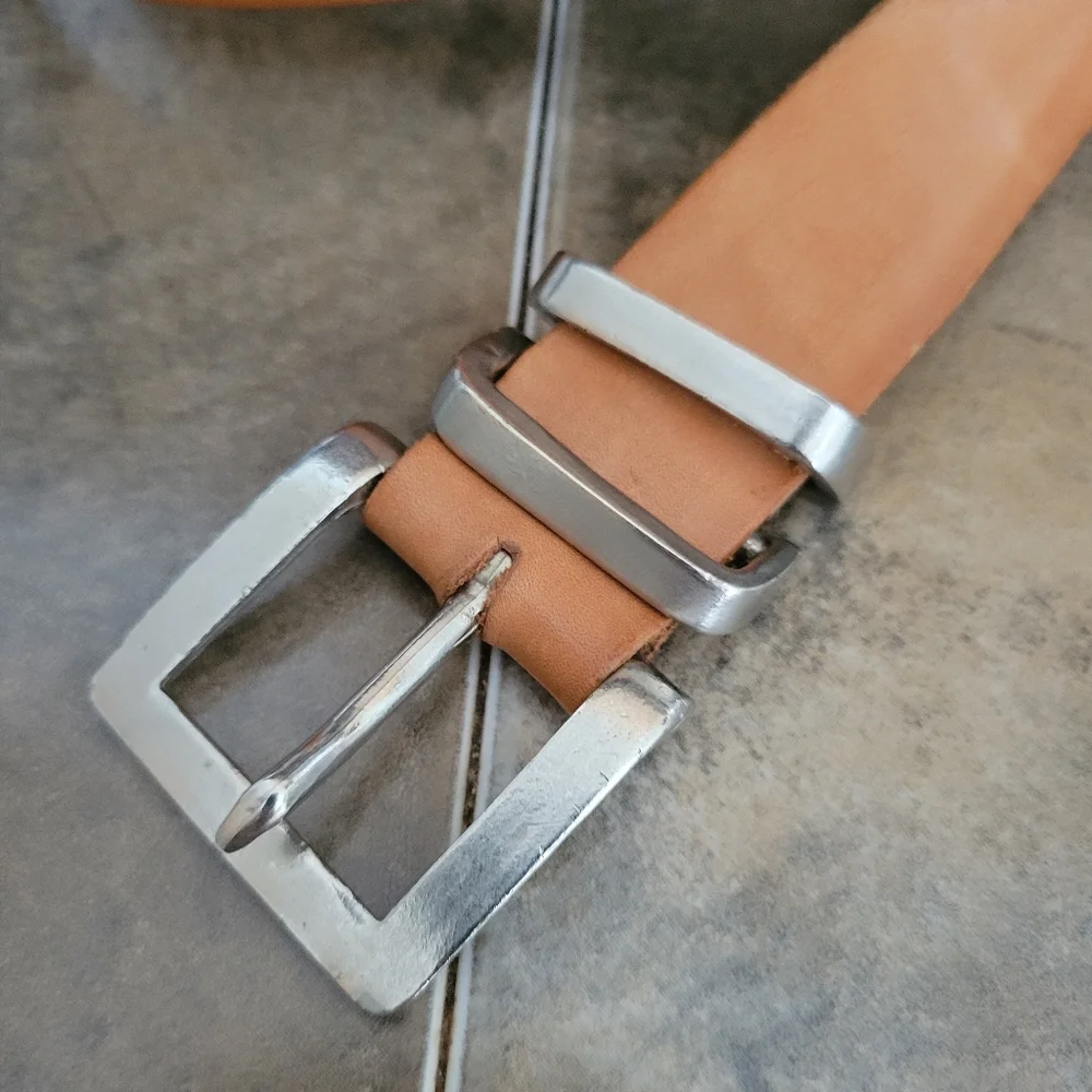 Stylish Tan Leather Run Around Belt Sz.M/L